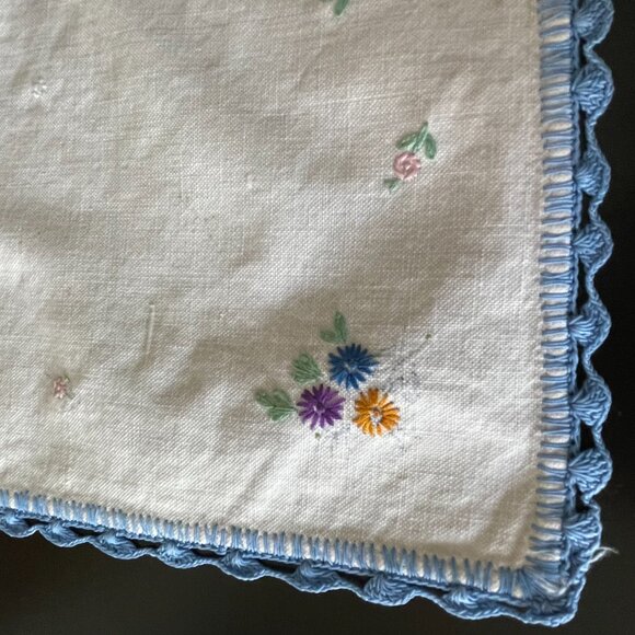 Vintage 3 piece Doily Set Embroidered Ladies - Picture 6 of 10